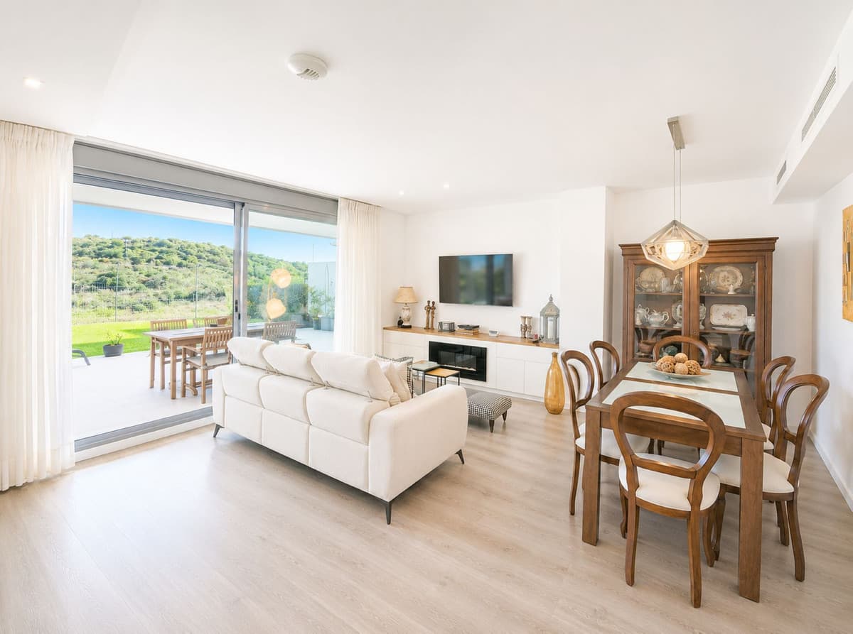 Ground Floor Apartment in Estepona — photo 4 of 10