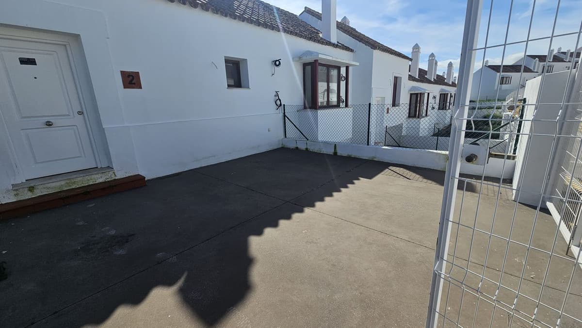 Townhouse in Doña Julia — photo 2 of 10