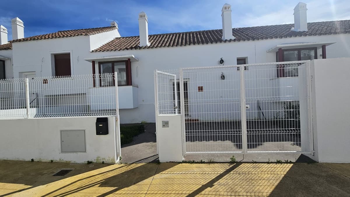 Townhouse in Doña Julia — photo 2 of 10