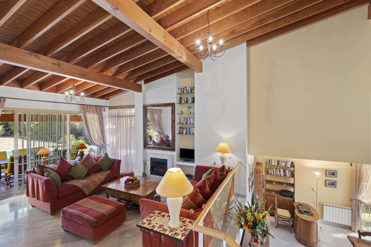Detached Villa in Benahavís — photo 2 of 10
