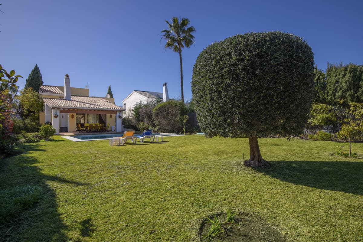 Detached Villa in Benahavís — photo 3 of 10