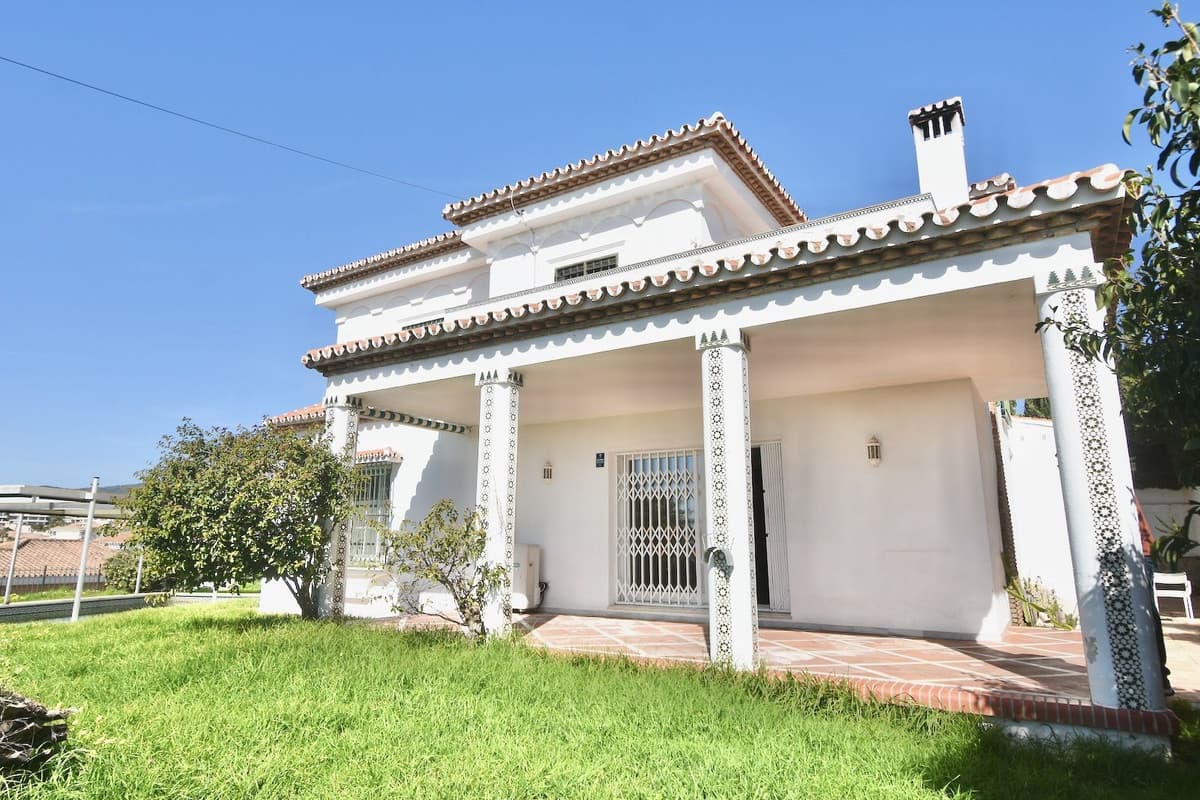 Detached Villa in La Cala de Mijas — photo 3 of 10