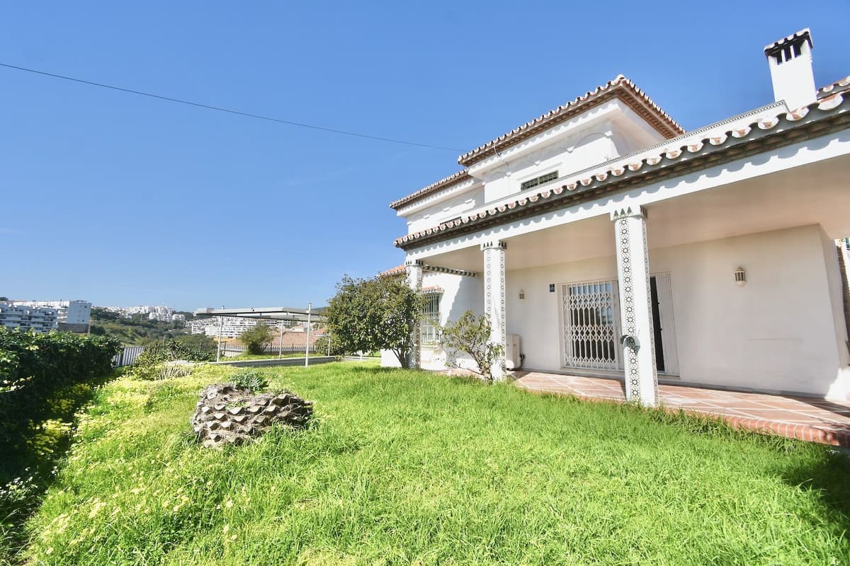 Detached Villa in La Cala de Mijas — photo 4 of 10