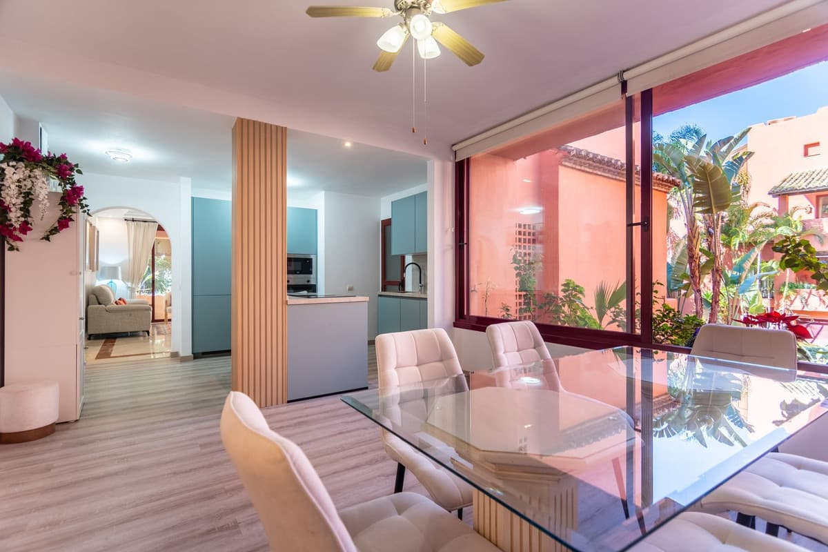 Middle Floor Apartment in Elviria — photo 1 of 10