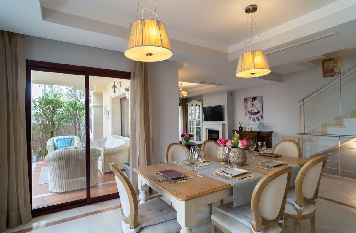 Semi-Detached House in Nueva Andalucía — photo 8 of 10