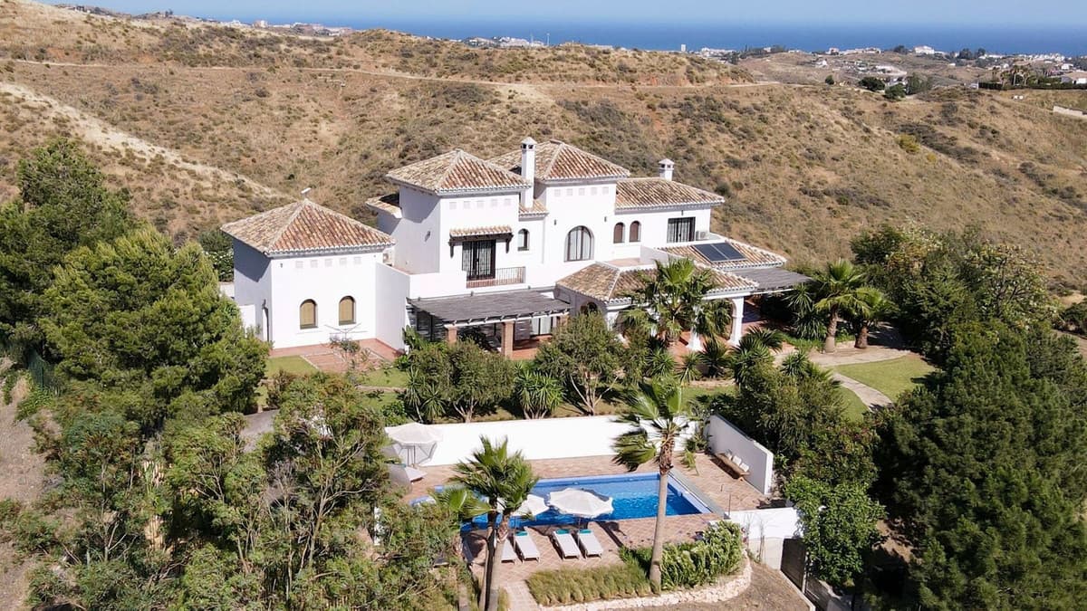 Detached Villa in Mijas — photo 1 of 10