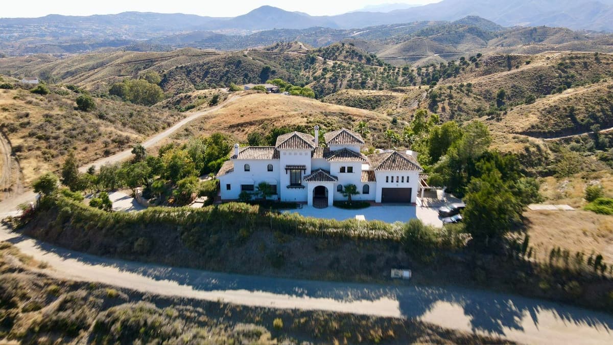 Detached Villa in Mijas — photo 2 of 10