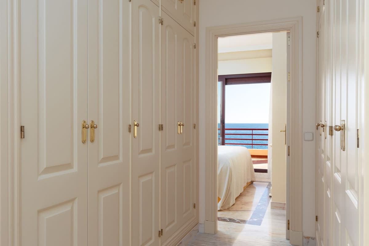 Middle Floor Apartment in Torrequebrada — photo 10 of 10