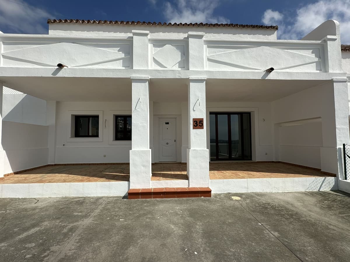 Townhouse in Doña Julia — photo 2 of 10