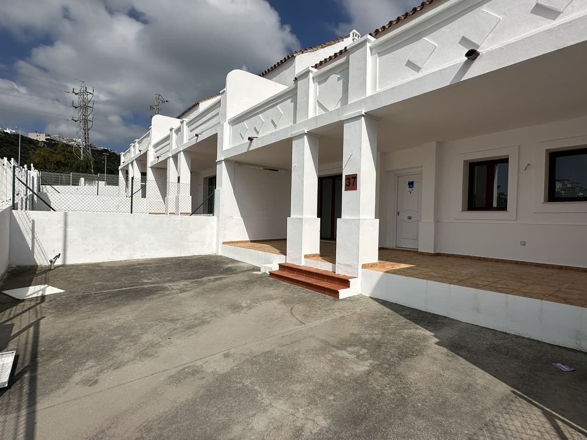 Townhouse in Doña Julia — photo 2 of 10