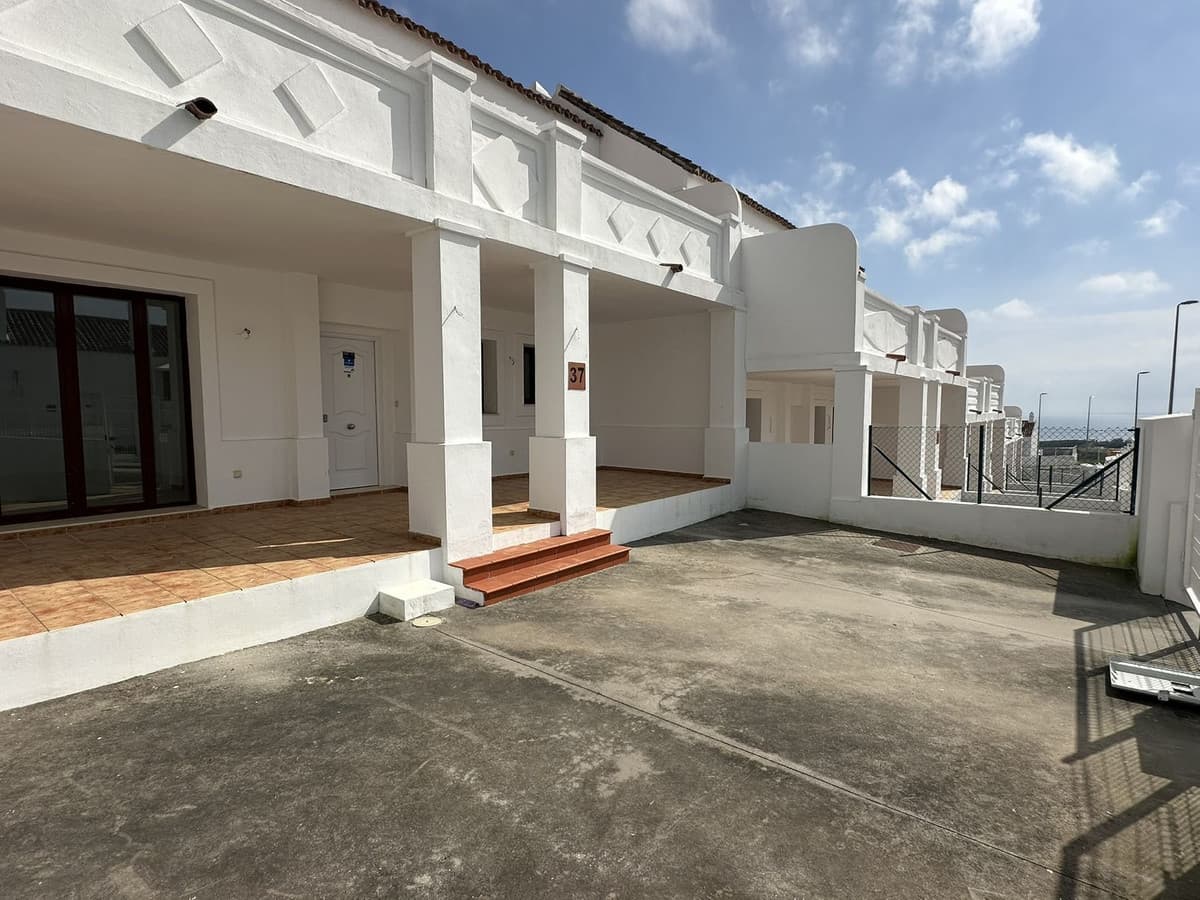 Townhouse in Doña Julia — photo 3 of 10
