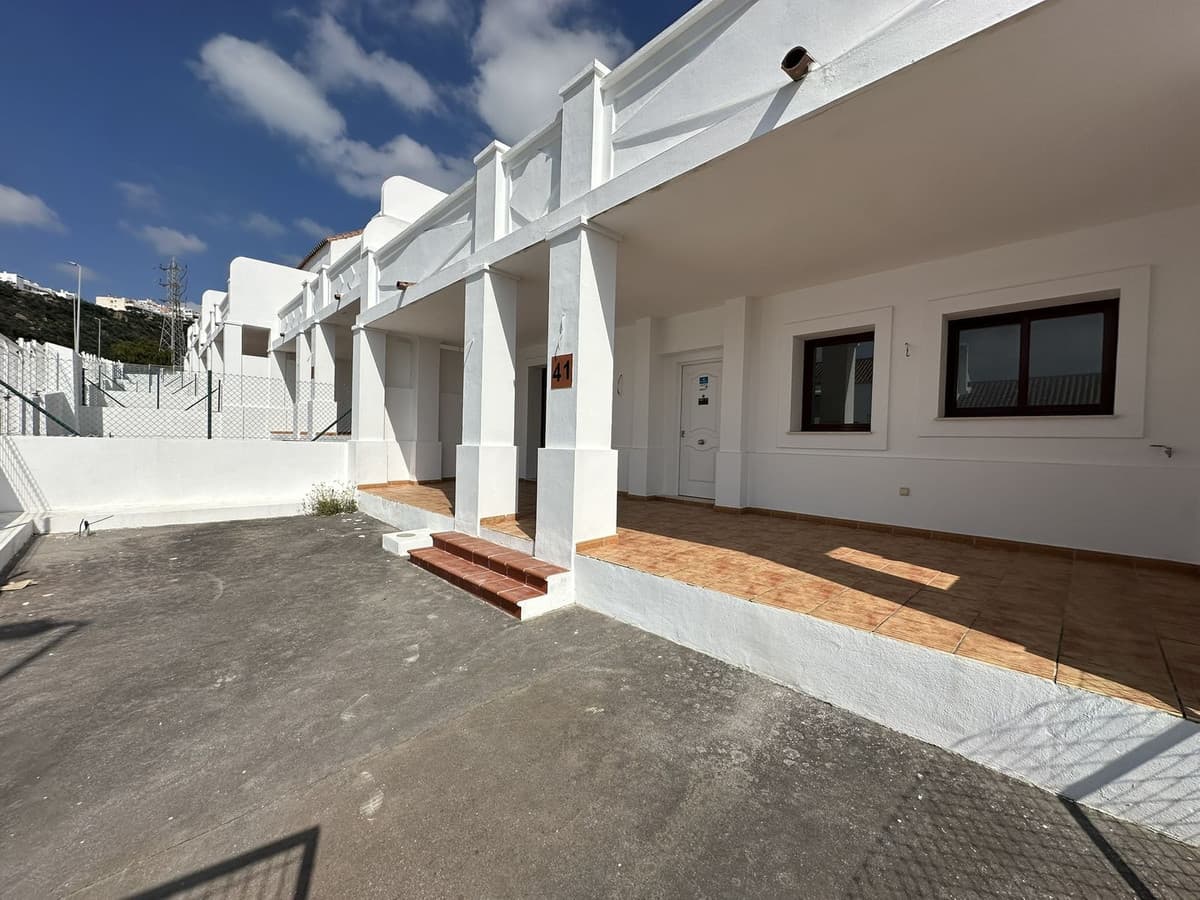 Townhouse in Doña Julia — photo 1 of 10