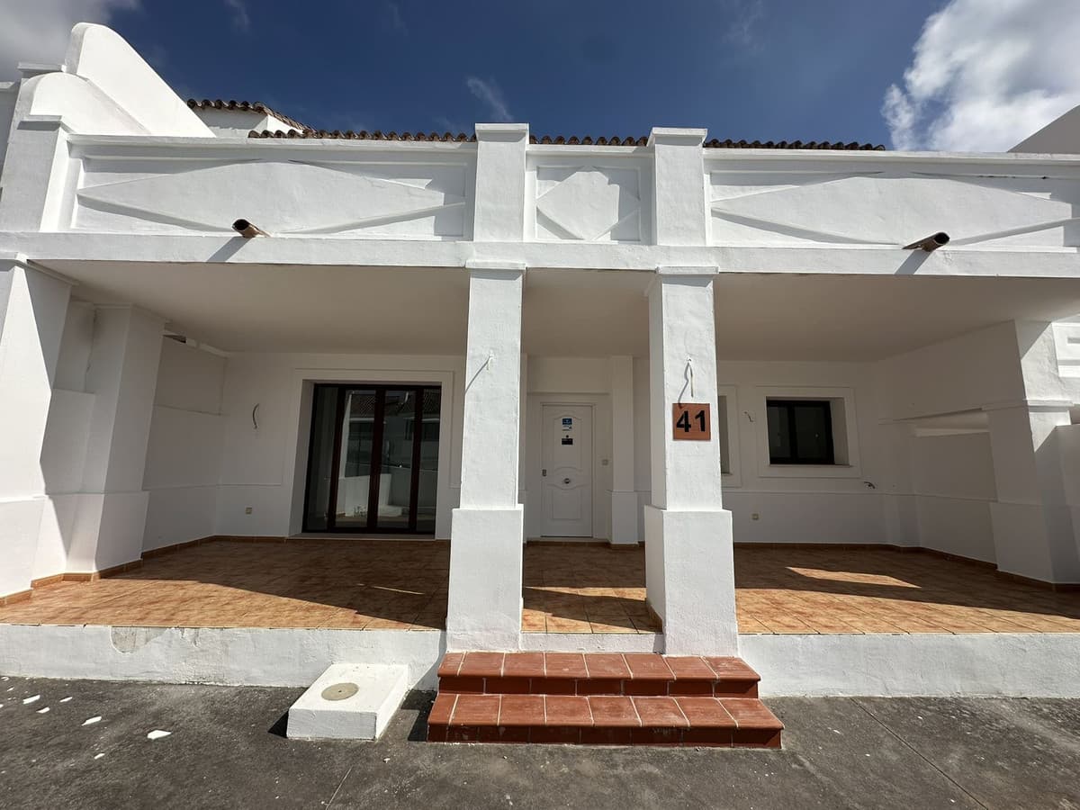 Townhouse in Doña Julia — photo 2 of 10