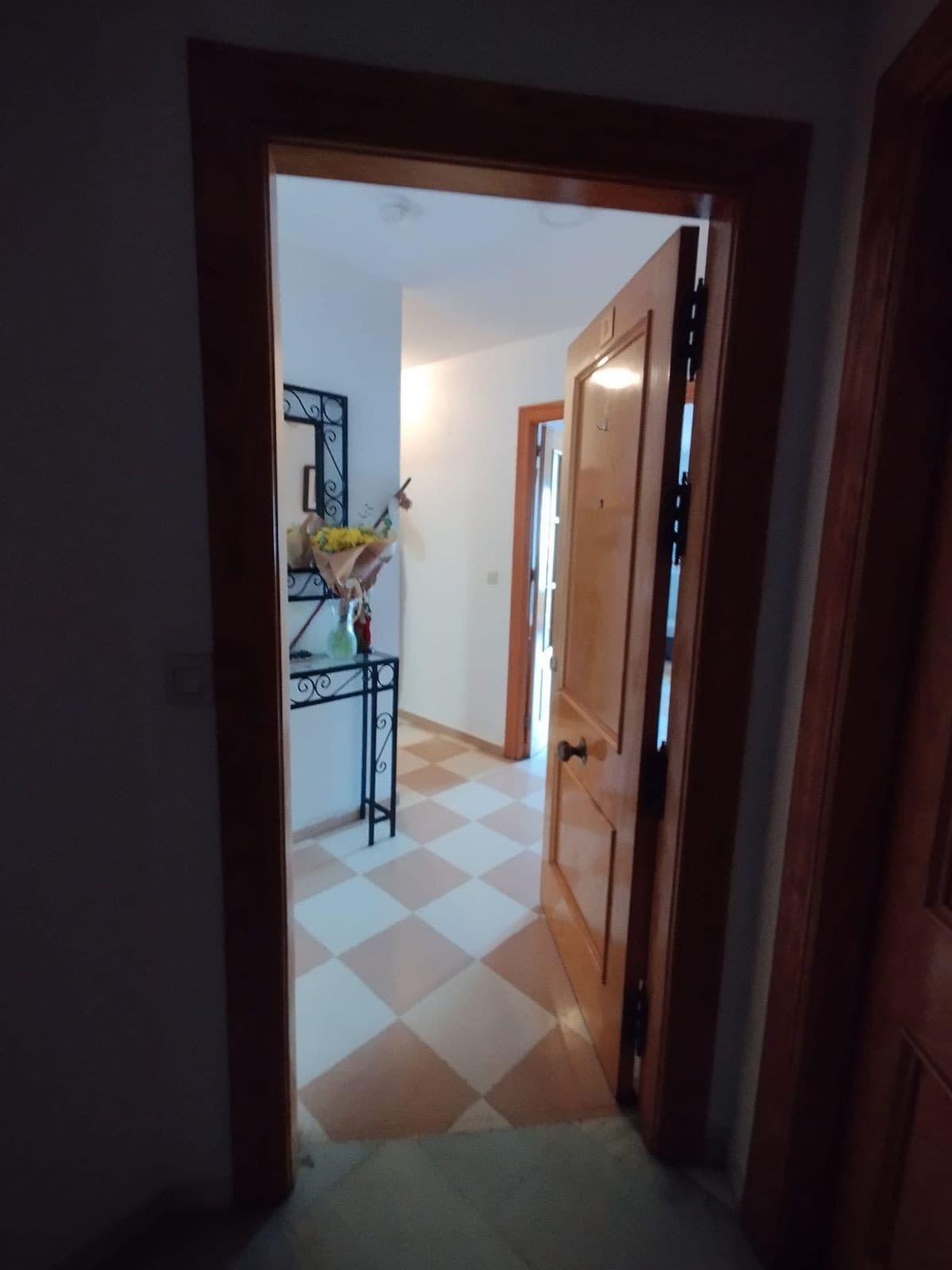 Middle Floor Apartment in Estepona — photo 5 of 10