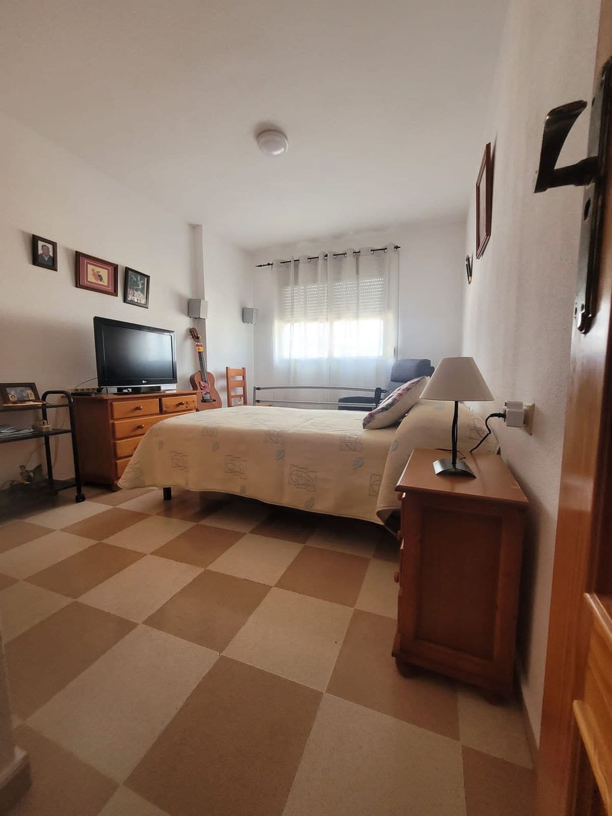 Middle Floor Apartment in Estepona — photo 8 of 10