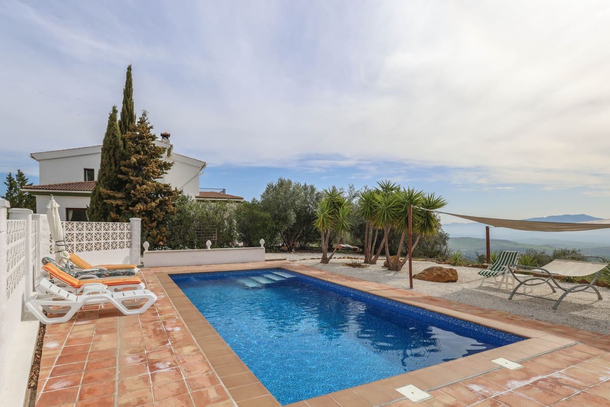 Detached Villa in Casarabonela — photo 2 of 10
