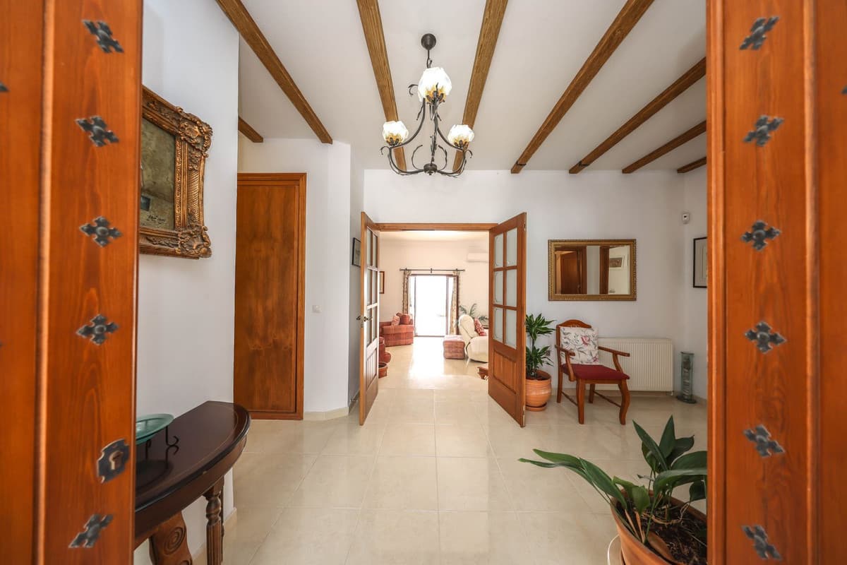 Detached Villa in Casarabonela — photo 6 of 10