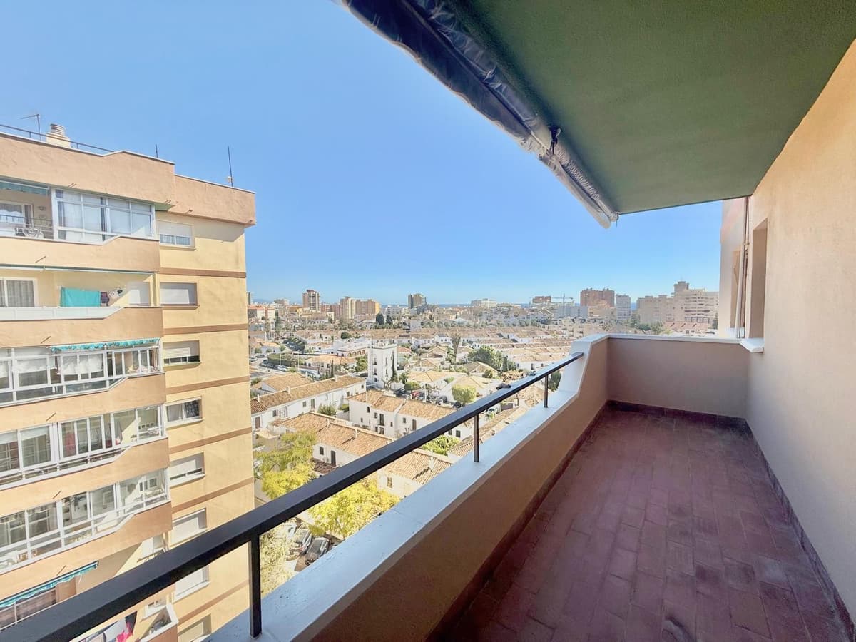Middle Floor Apartment in Fuengirola — photo 1 of 10