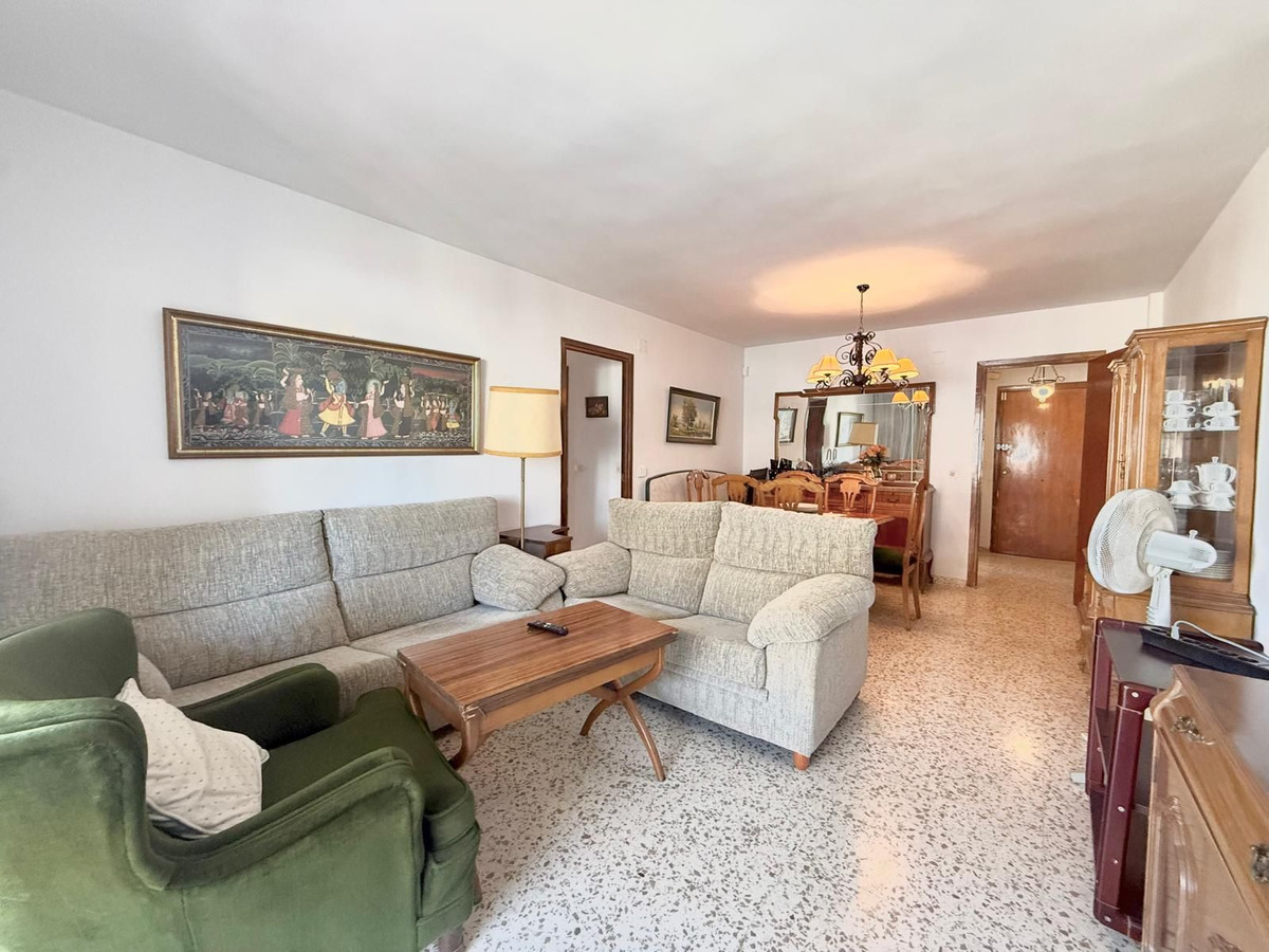 Middle Floor Apartment in Fuengirola — photo 6 of 10