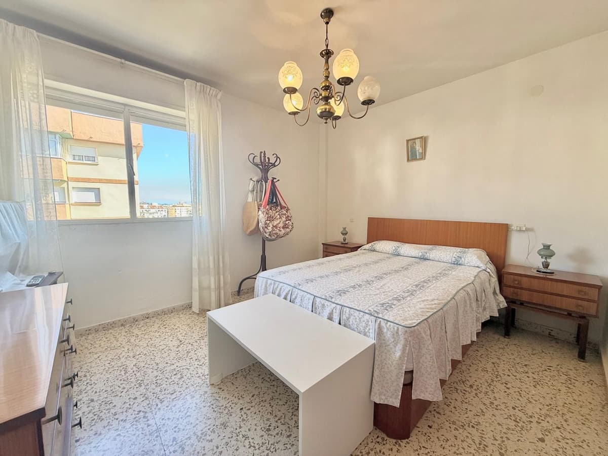 Middle Floor Apartment in Fuengirola — photo 8 of 10