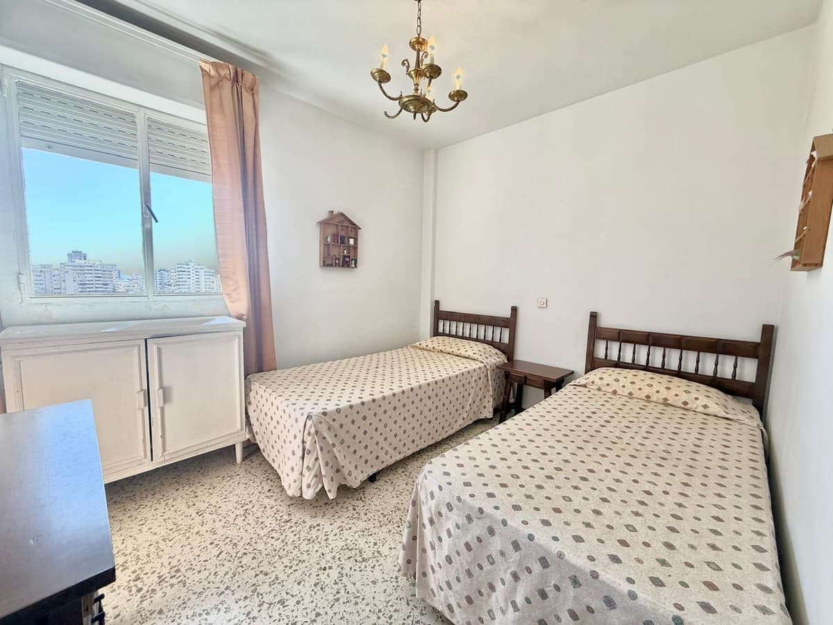 Middle Floor Apartment in Fuengirola — photo 9 of 10