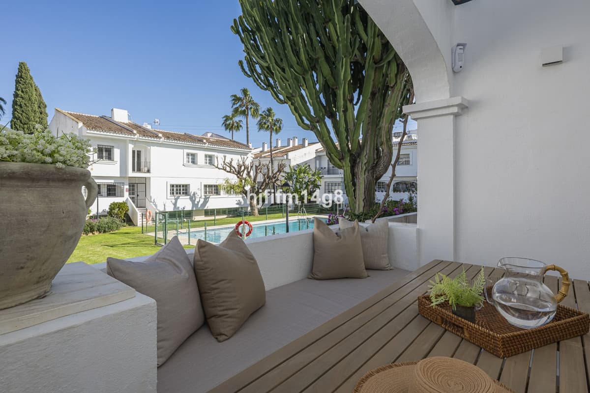 Townhouse in Nueva Andalucía — photo 4 of 10