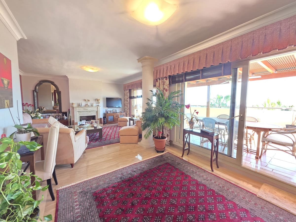 Penthouse Duplex in Sierra Blanca — photo 7 of 10