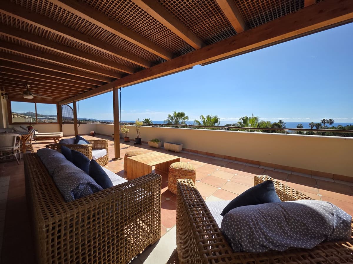 Penthouse Duplex in Sierra Blanca — photo 9 of 10