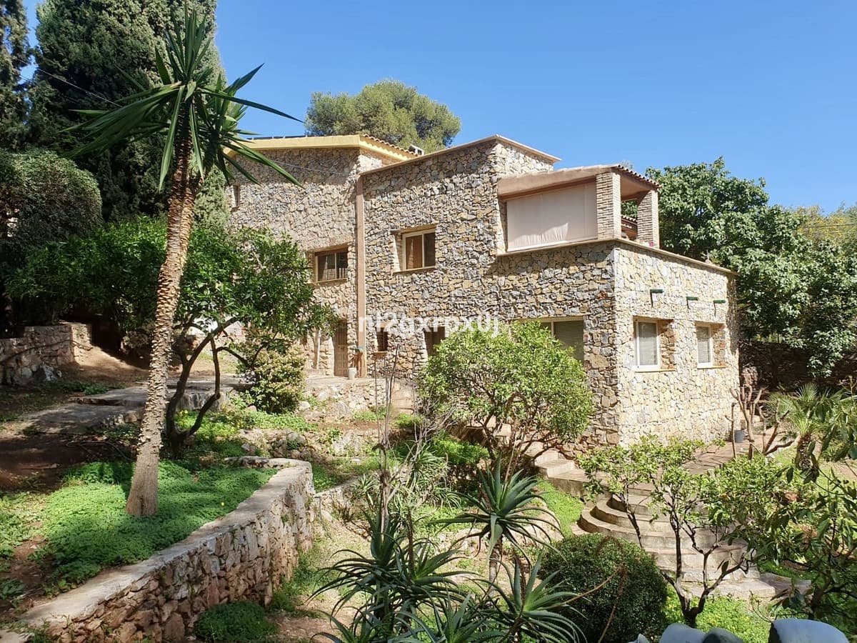 Detached Villa in Marbella — photo 1 of 10