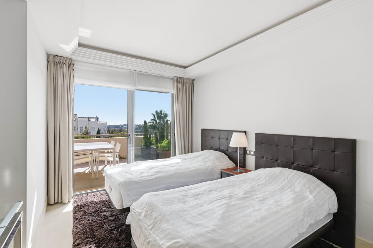 Middle Floor Apartment in Los Arqueros — photo 8 of 10
