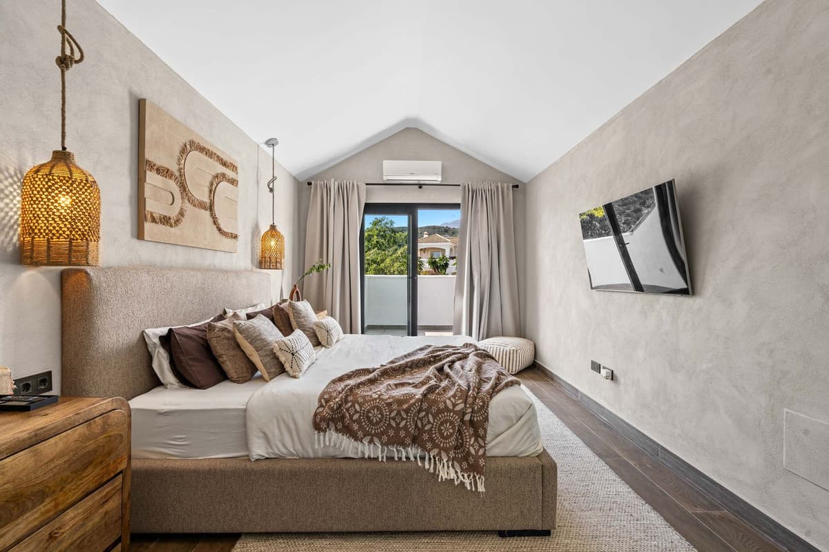 Detached Villa in Estepona — photo 2 of 10