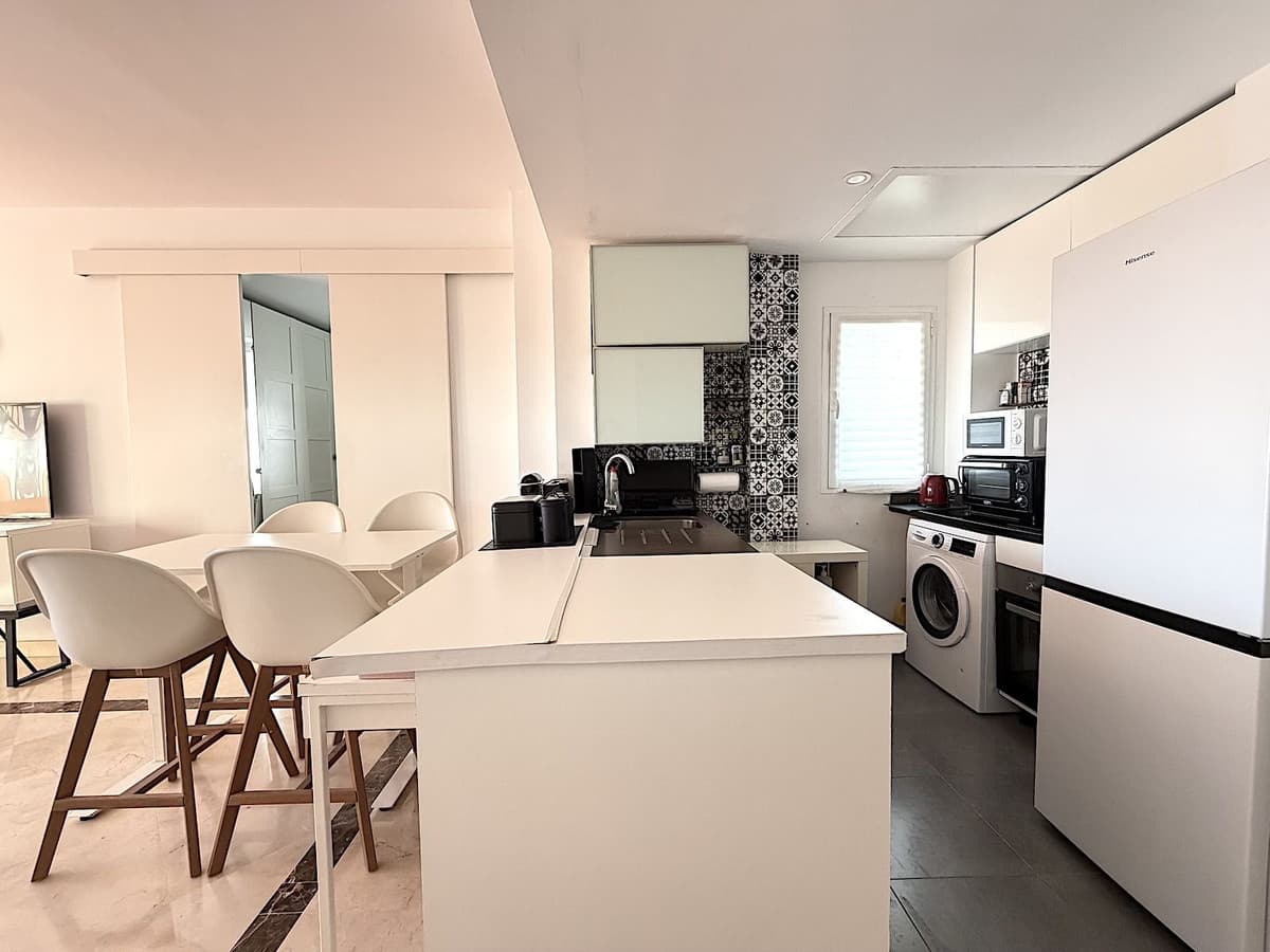 Top Floor Apartment in Bel Air — photo 2 of 10