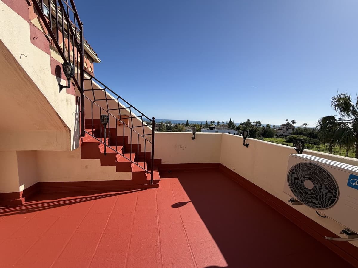 Top Floor Apartment in Bel Air — photo 9 of 10