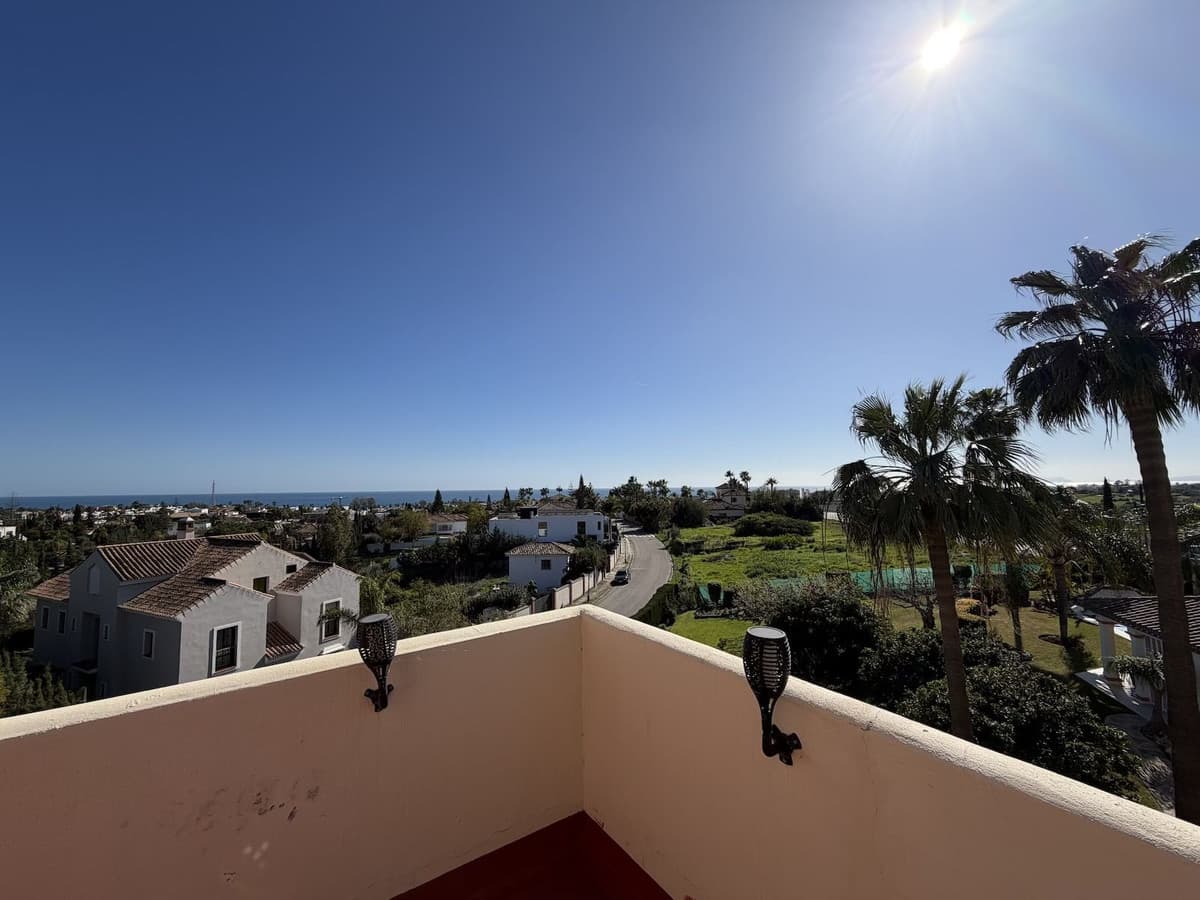 Top Floor Apartment in Bel Air — photo 10 of 10