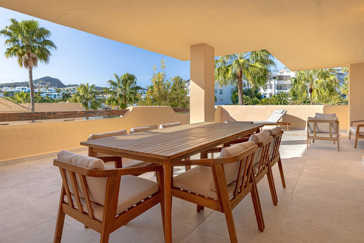 Ground Floor Apartment in Benahavís — photo 1 of 10