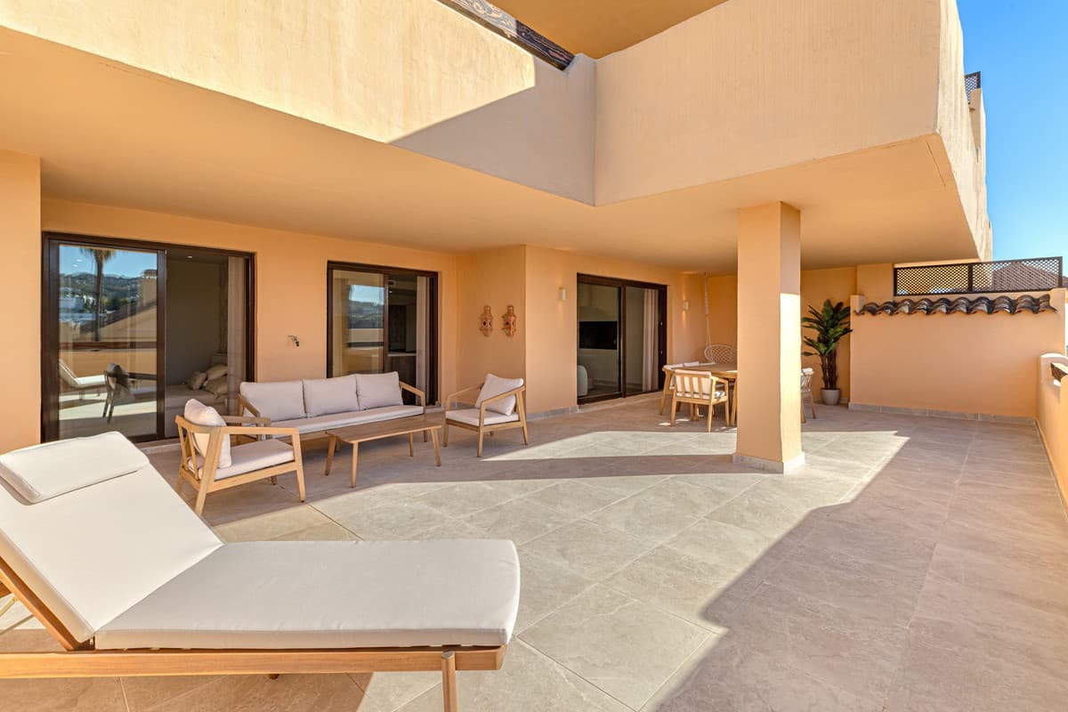Ground Floor Apartment in Benahavís — photo 7 of 10