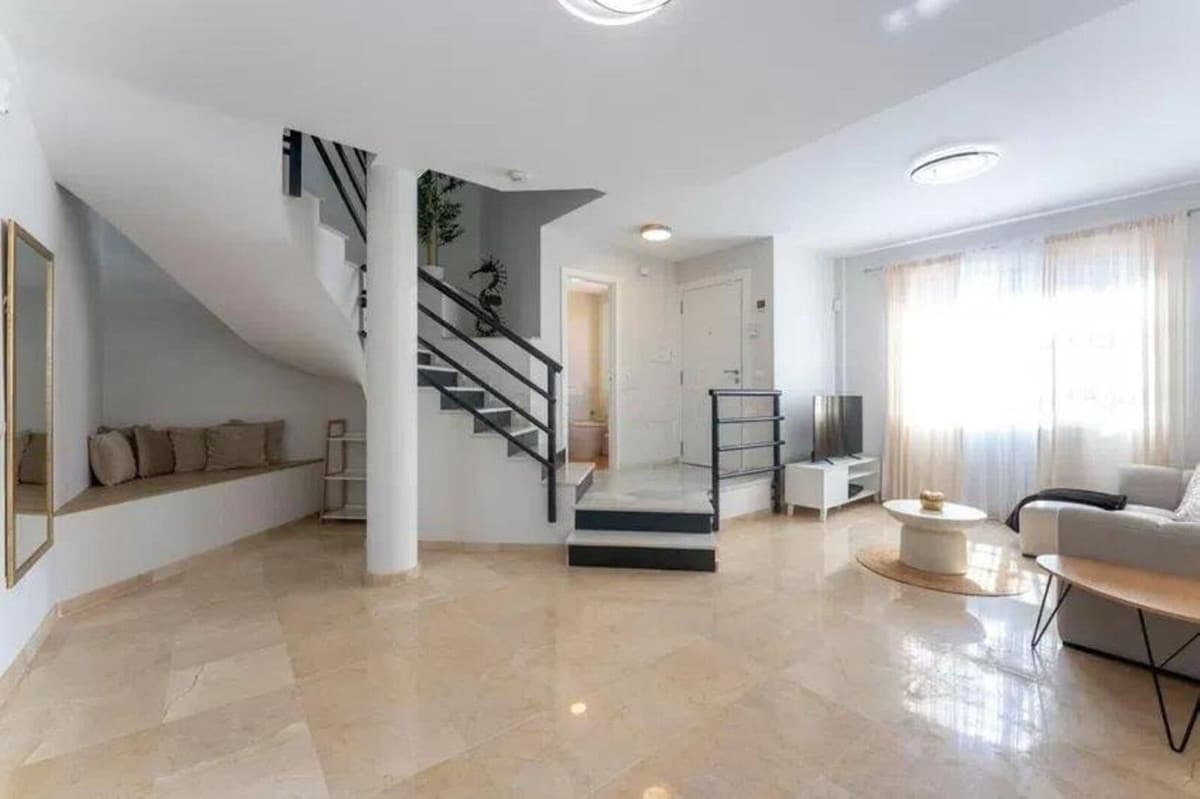 Semi-Detached House in Cabopino — photo 3 of 10