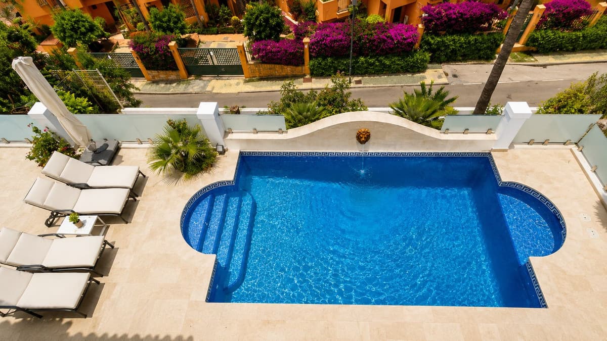 Detached Villa in Benahavís — photo 3 of 10