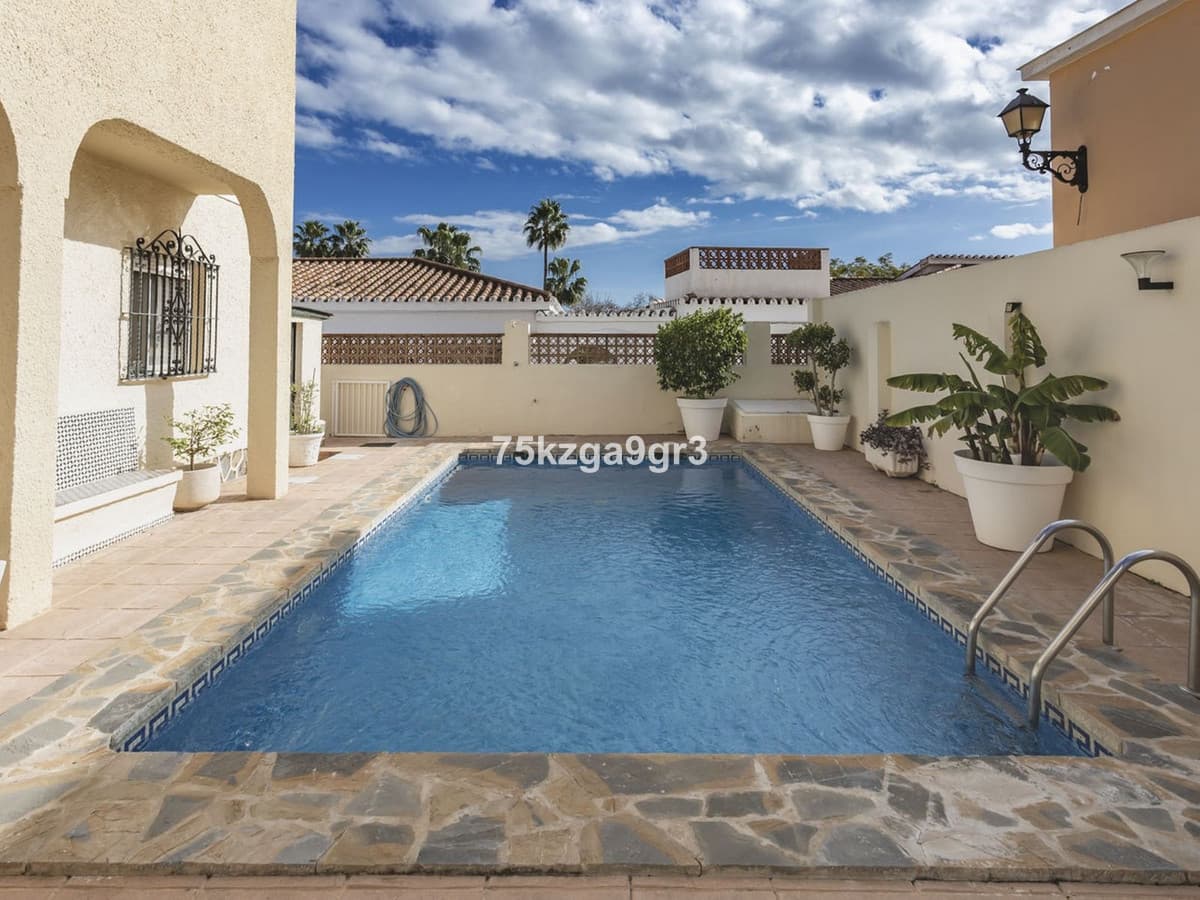 Detached Villa in Benalmadena Costa — photo 4 of 10