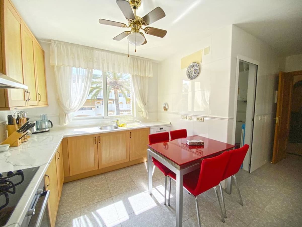 Middle Floor Apartment in Marbella — photo 4 of 10