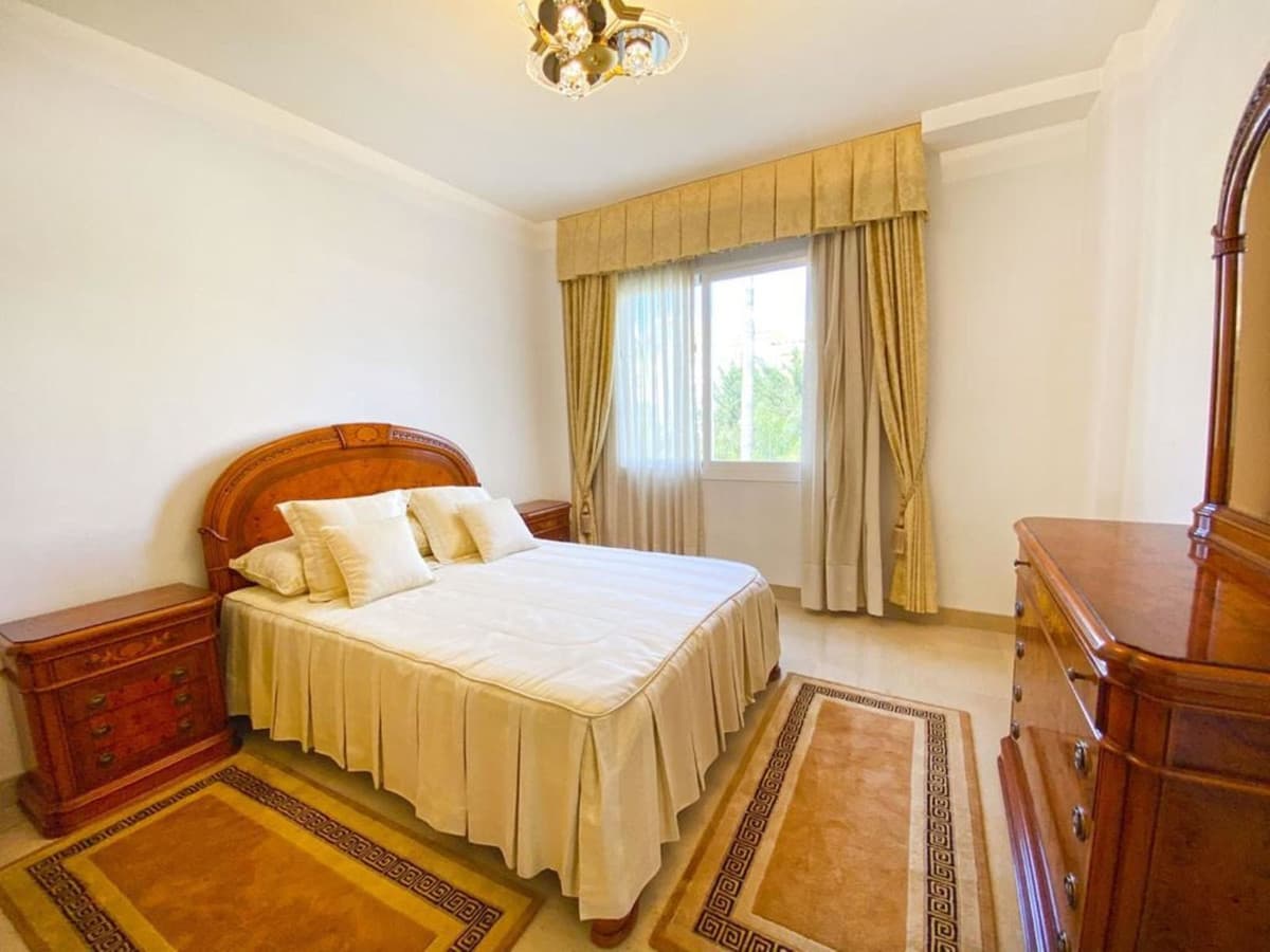 Middle Floor Apartment in Marbella — photo 6 of 10