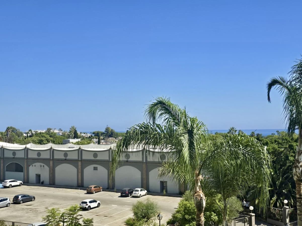 Middle Floor Apartment in Marbella — photo 8 of 10