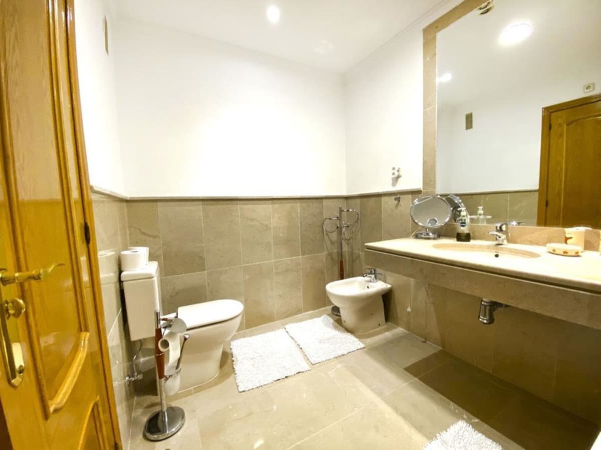 Middle Floor Apartment in Marbella — photo 9 of 10
