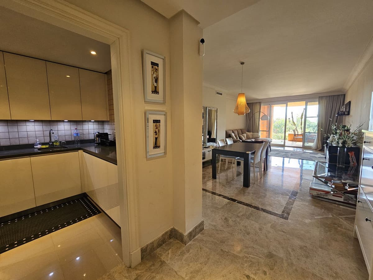 Ground Floor Apartment in Nueva Andalucía — photo 6 of 10