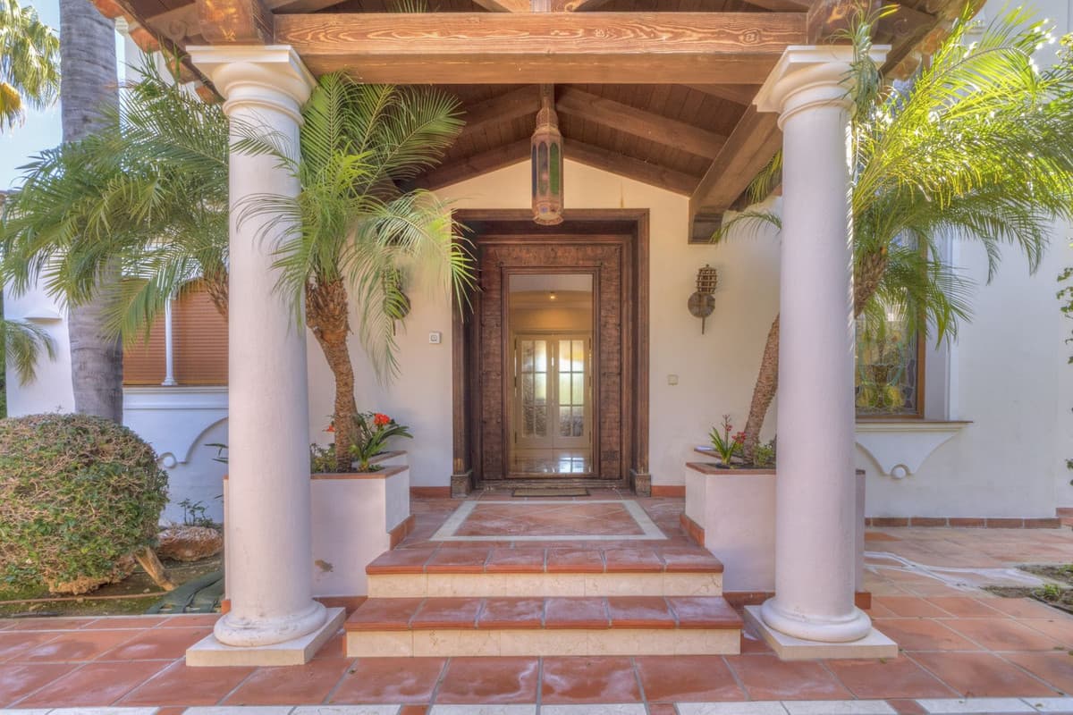Detached Villa in Estepona — photo 4 of 10
