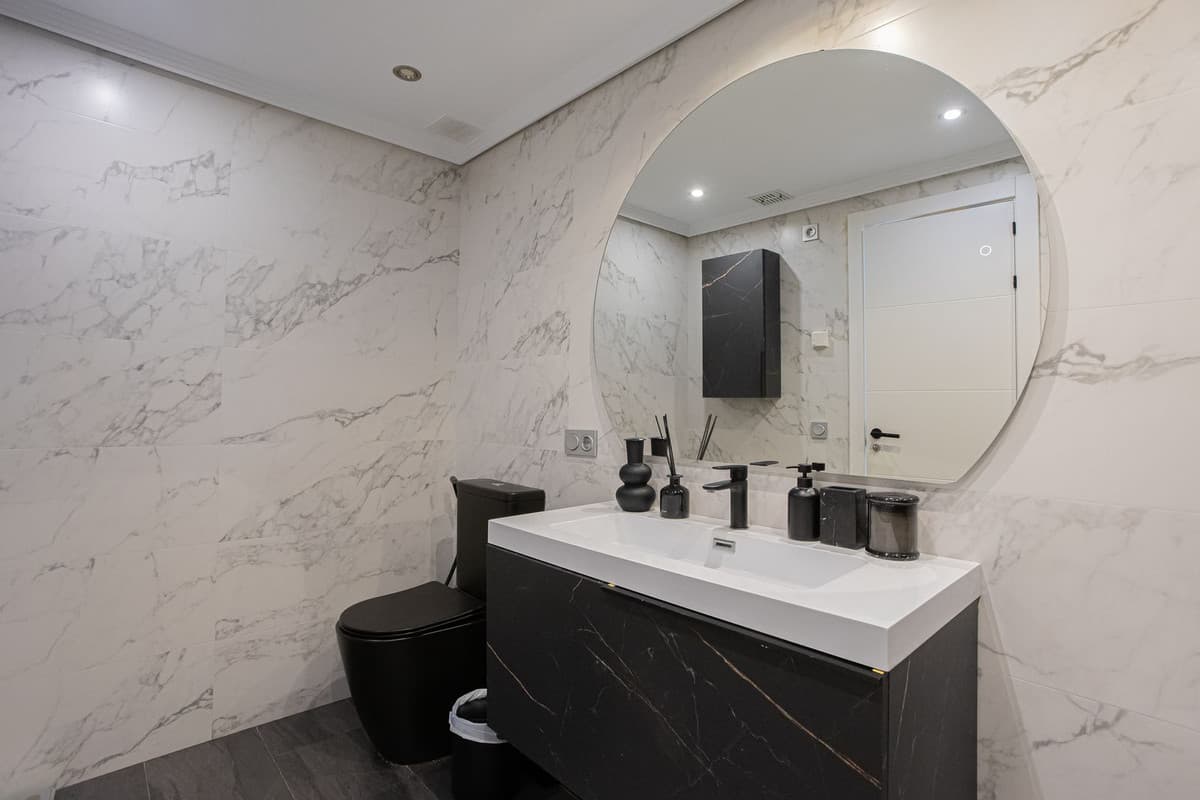 Ground Floor Apartment in Benahavís — photo 9 of 10