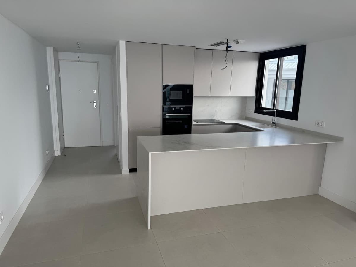 Middle Floor Apartment in Fuengirola — photo 2 of 10