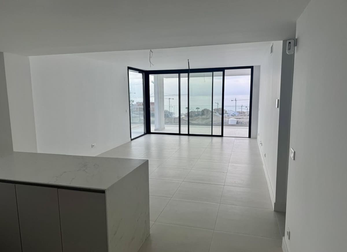 Middle Floor Apartment in Fuengirola — photo 4 of 10