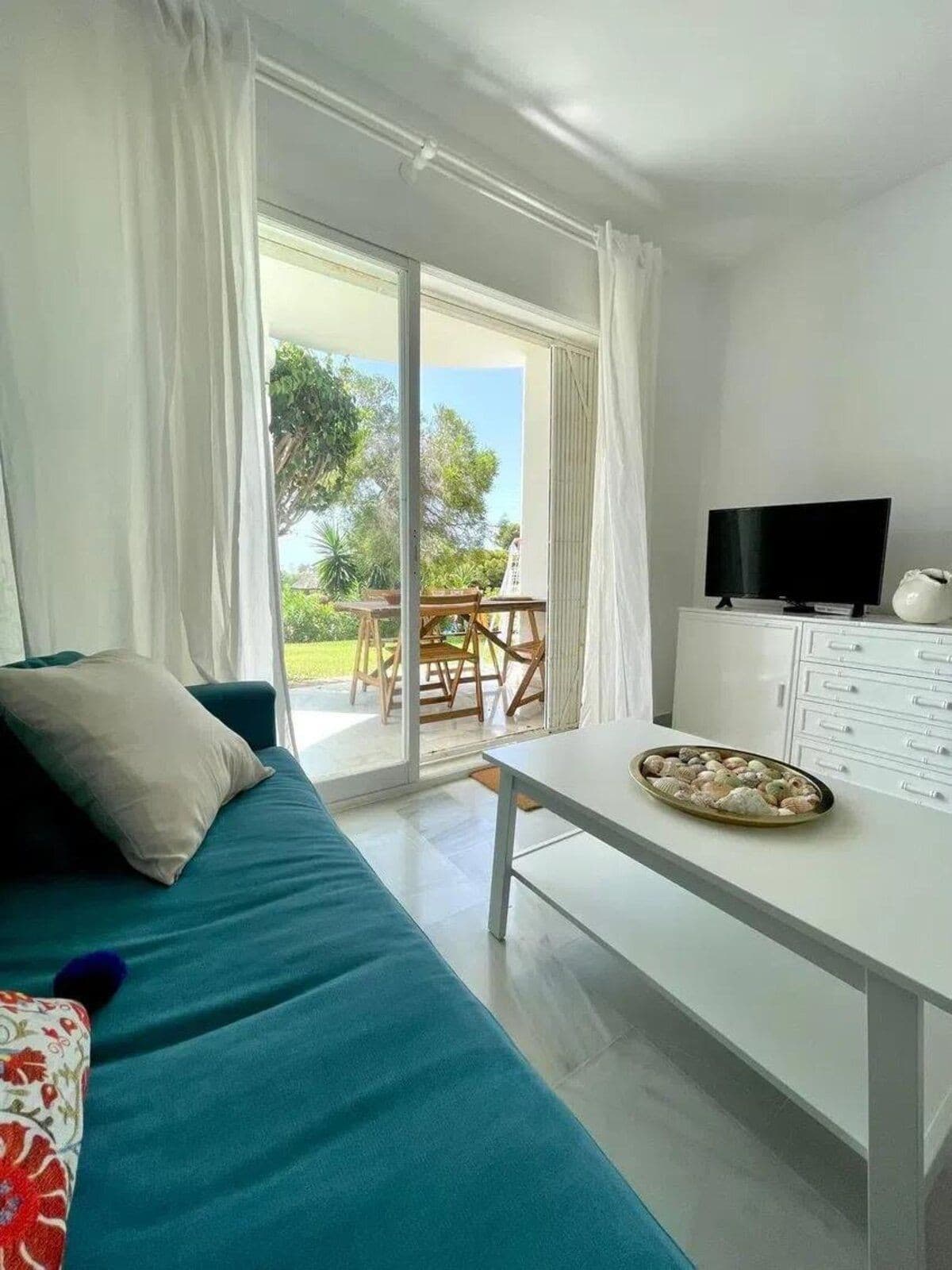 Ground Floor Apartment in Calahonda — photo 3 of 10