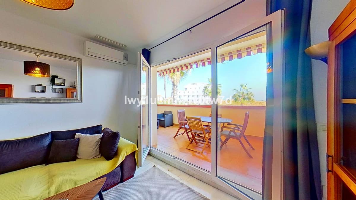 Middle Floor Apartment in Torrequebrada — photo 6 of 10